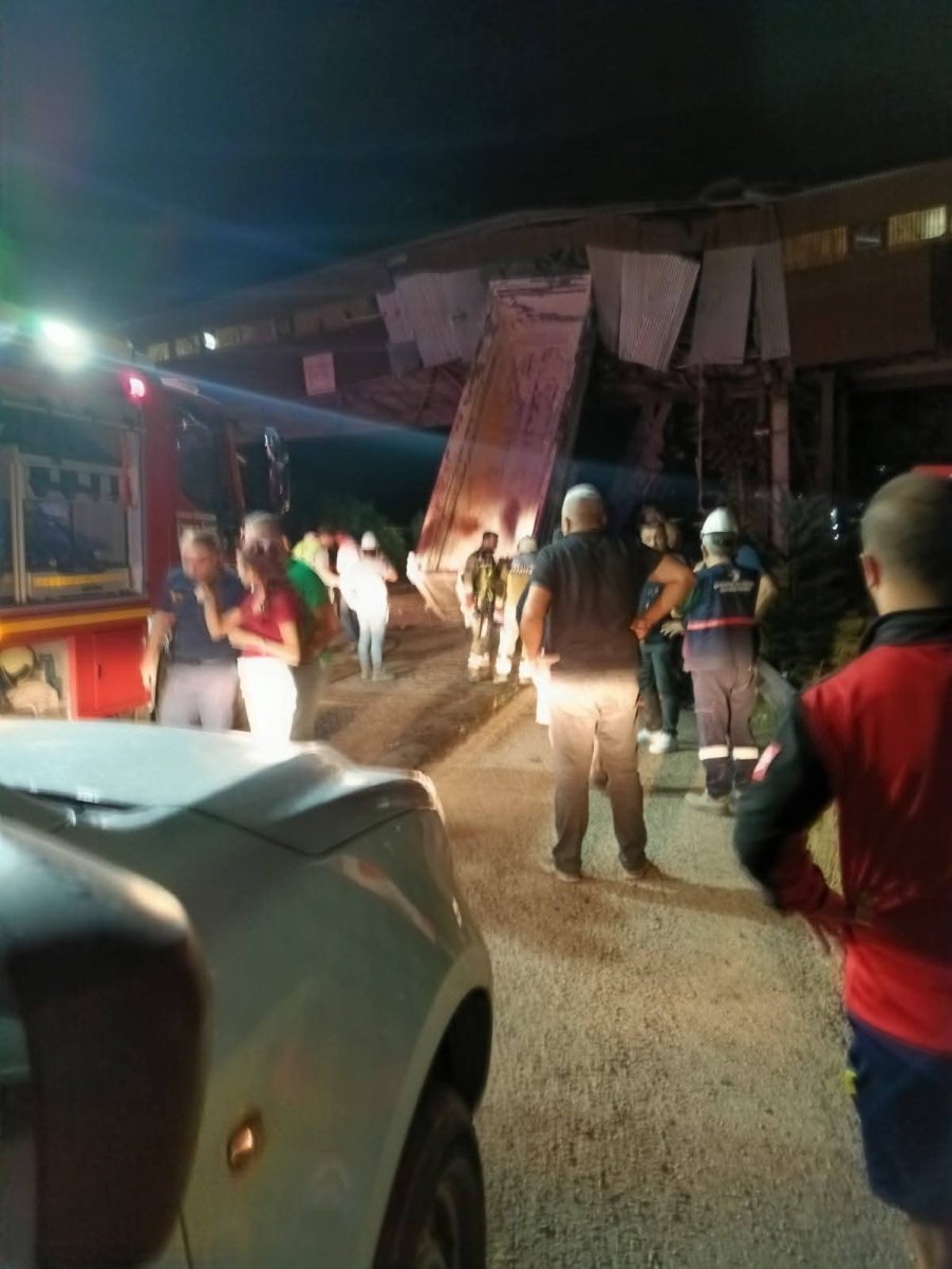 damperi-acilan-kamyon-komur-bandina-arkadan-gelen-arac-da-kamyona-carpti-5-yarali