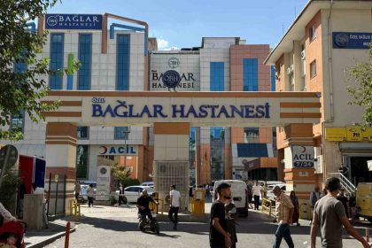 diyarbakirda-yeni-dogan-bebekler-karistirildi-gercek-evde-fark-edilen-bileklikte-ortaya-cikti