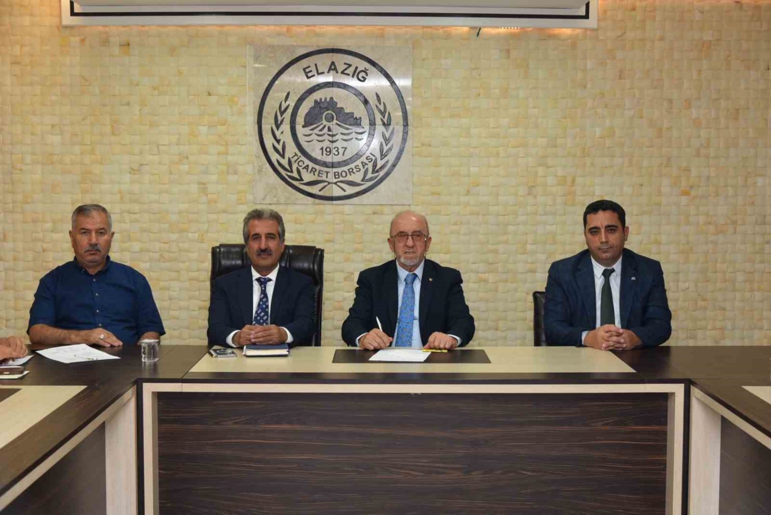 elazig-ticaret-borsasi-meclis-toplantisinda-atil-kaynaklarin-uretime-kazandirilmasi-ve-istihdam-gorusuldu