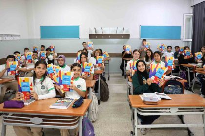 esenler-belediye-baskani-goksudan-egitime-8-milyon-defter-ile-dev-destek