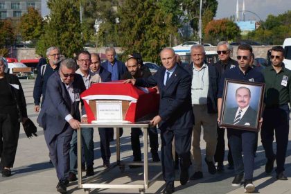 eski-bakan-guner-ankarada-son-yolculuguna-ugurlandi
