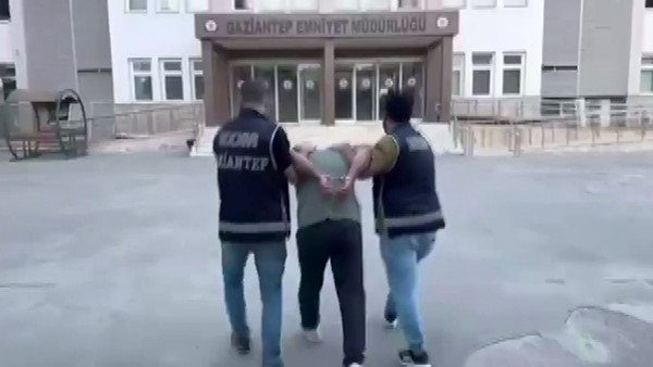 gaziantepte-13-adet-tabanca-ele-gecirildi-1-gozalti