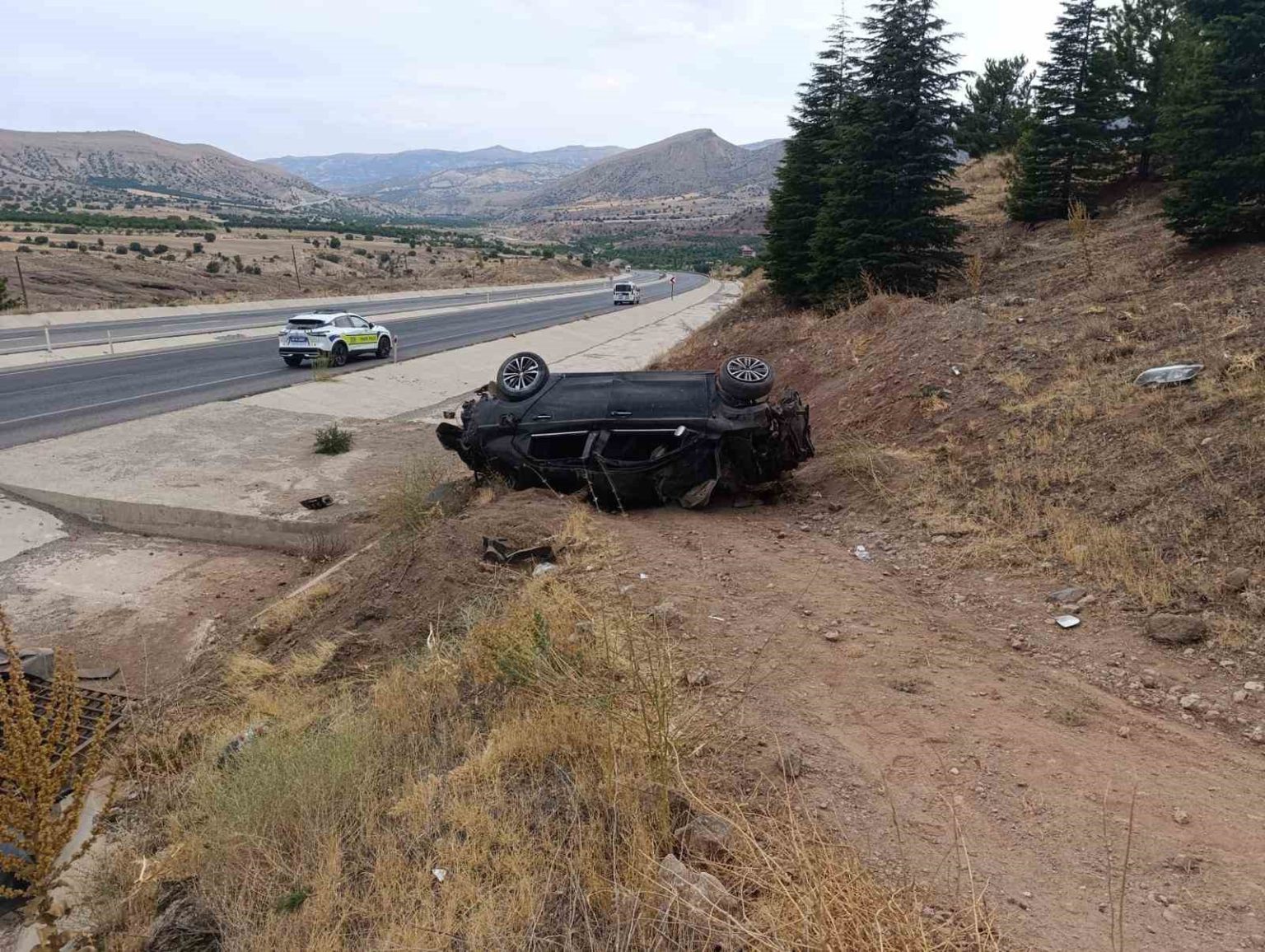 hekimhanda-otomobil-drenaj-kanalina-dustu-1-yarali