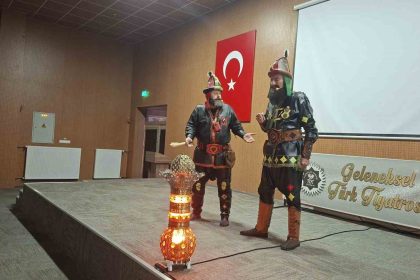 hisarcikta-ogrencilere-yesil-vatan-orman-sevgisi-konulu-hacivat-karagoz-golge-oyunu