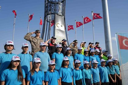 igdirda-dilucu-sehitleri-anitinda-anma-toreni