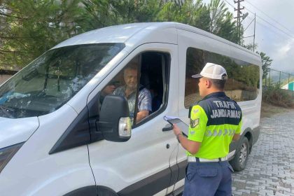 jandarmadan-okul-servis-araclarina-denetim