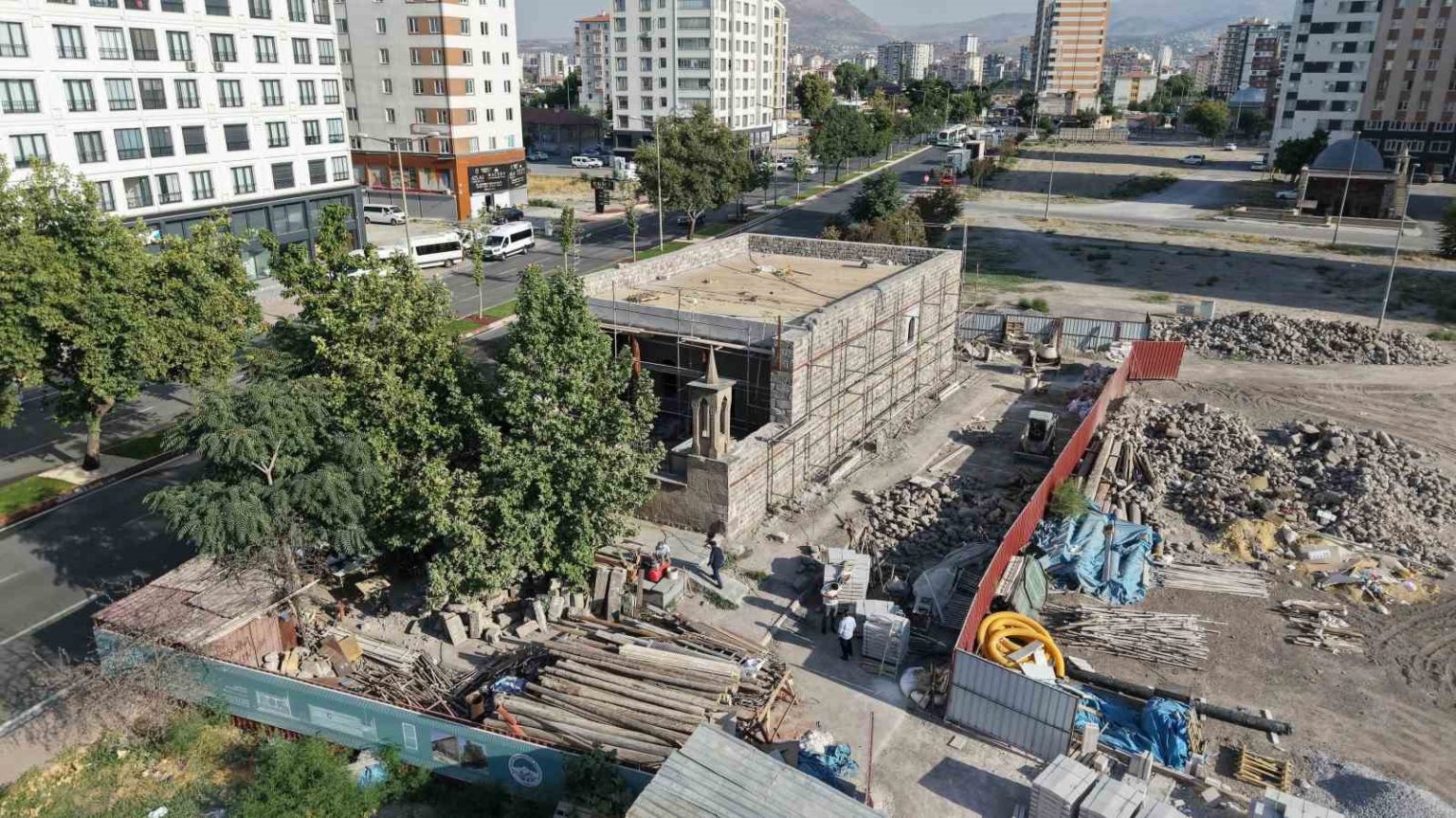 kayseri-buyuksehirden-tarihe-vefa-tasmakiran-camii-ramazanda-ibadete-aciliyor