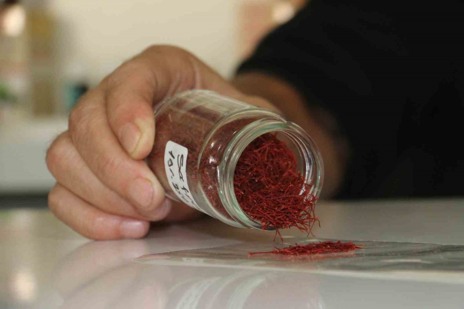 kilosu-250-bin-liradan-satilan-safranin-misir-puskulunden-sahtesini-yaptilar