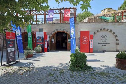 kultur-yolu-festivalinde-talasta-sifaya-acilan-kapilar-sergisi