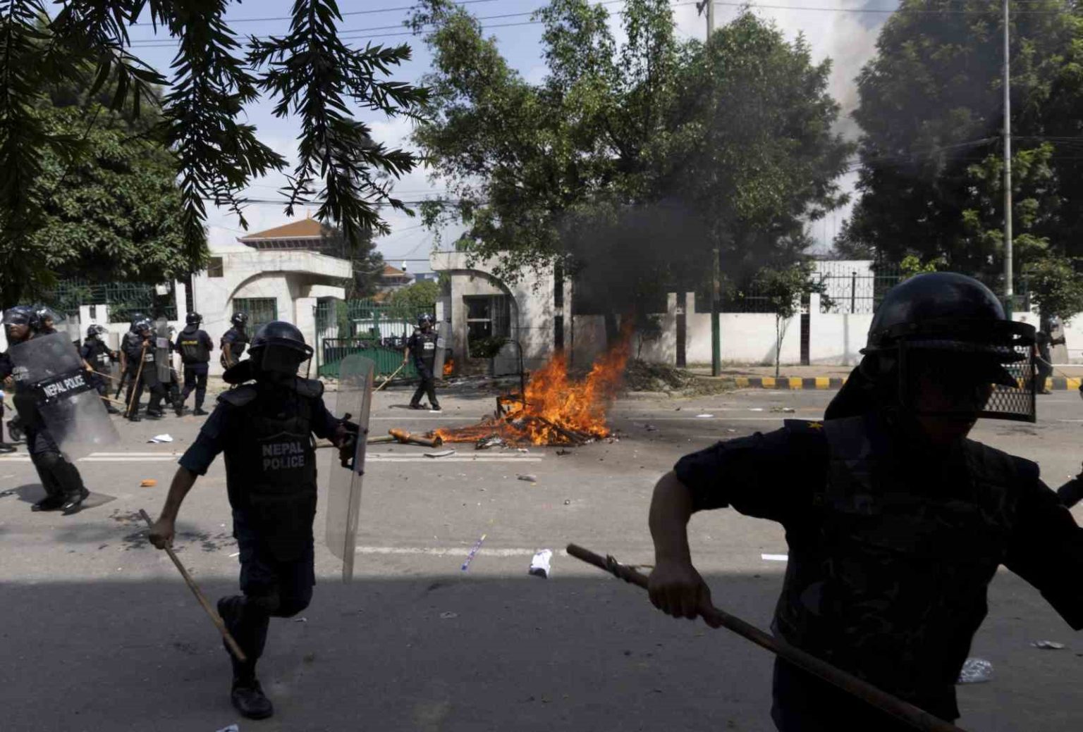 nepalde-sosyal-medya-yasagi-protestolarinda-olu-sayisi-19a-yukseldi