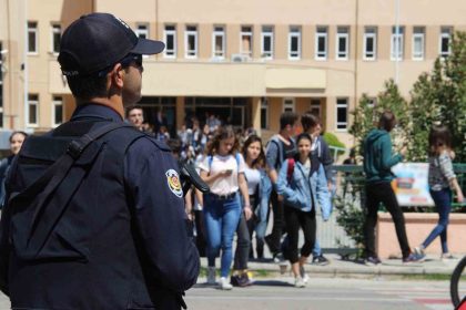 okul-onlerinde-polis-denetimleri-basladi