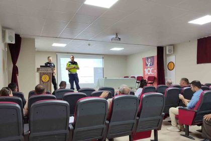 okul-servis-soforlerine-trafik-egitimi-verildi