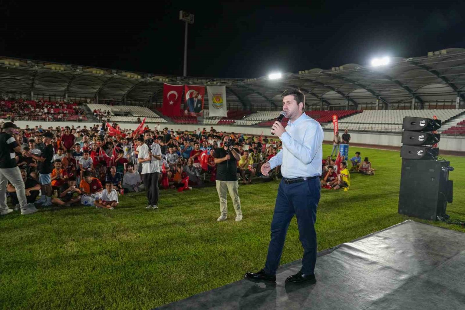 tarsusta-a-milli-takim-maci-coskuyla-izledi