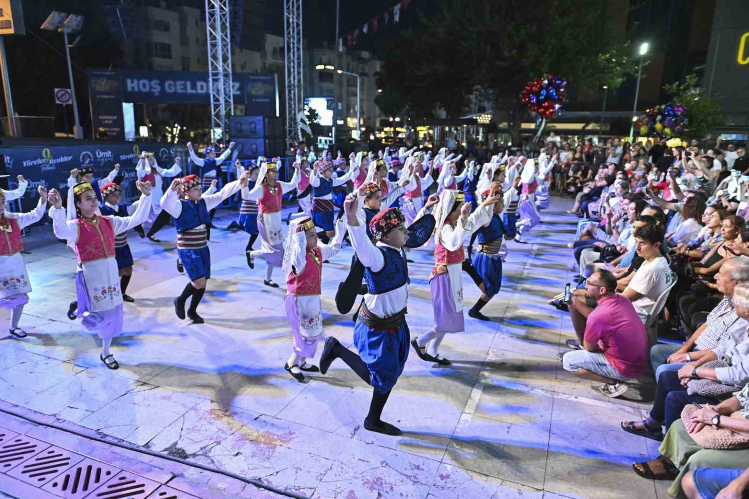 yoreler-renkler-festivalinde-ege-ve-marmara-ruzgari
