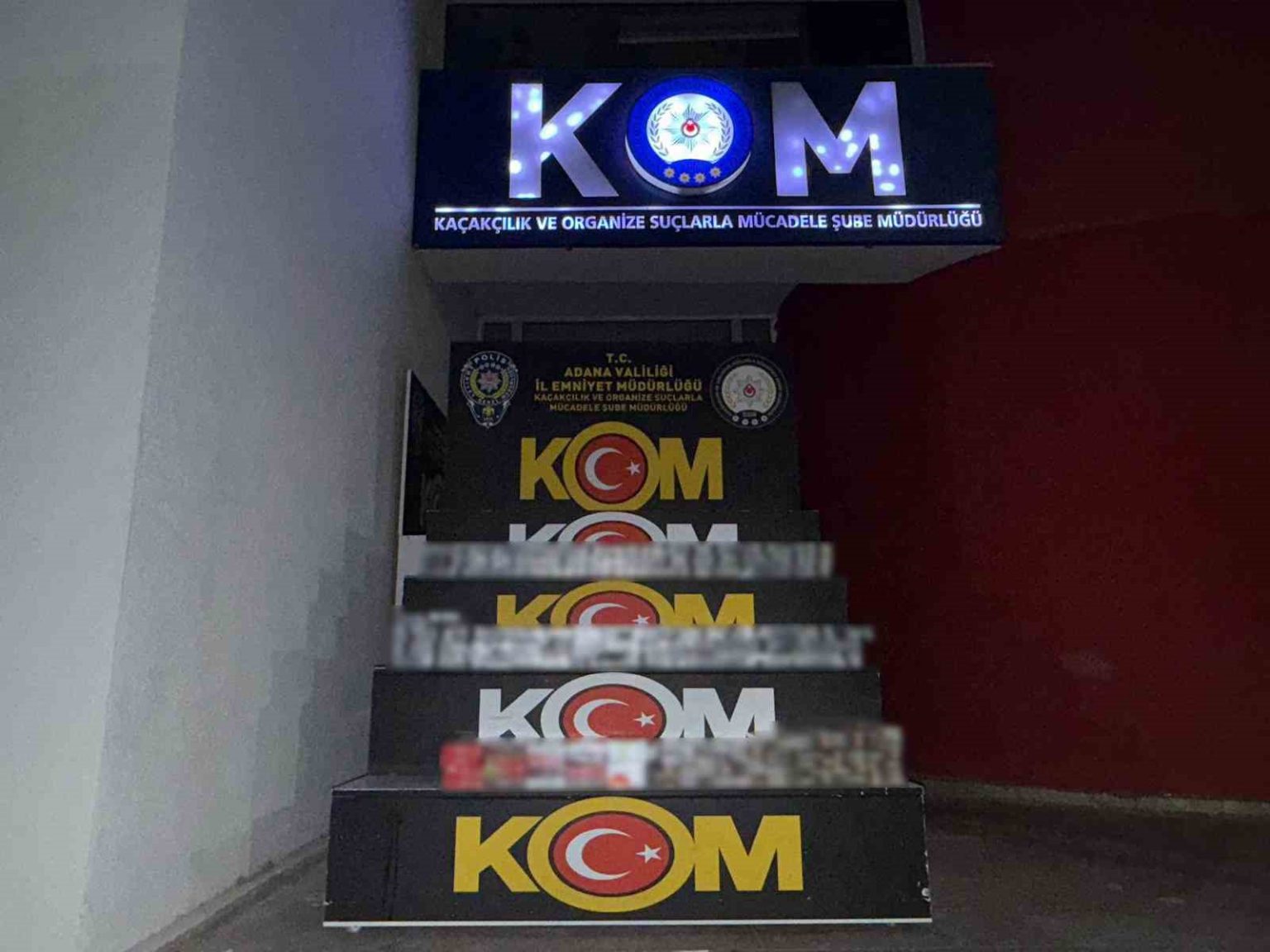 adanada-4-bin-paket-kacak-sigara-ele-gecirildi-3-tutuklama