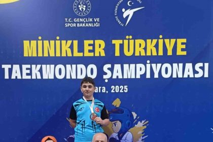 ahmet-selim-uras-turkiye-3-oldu
