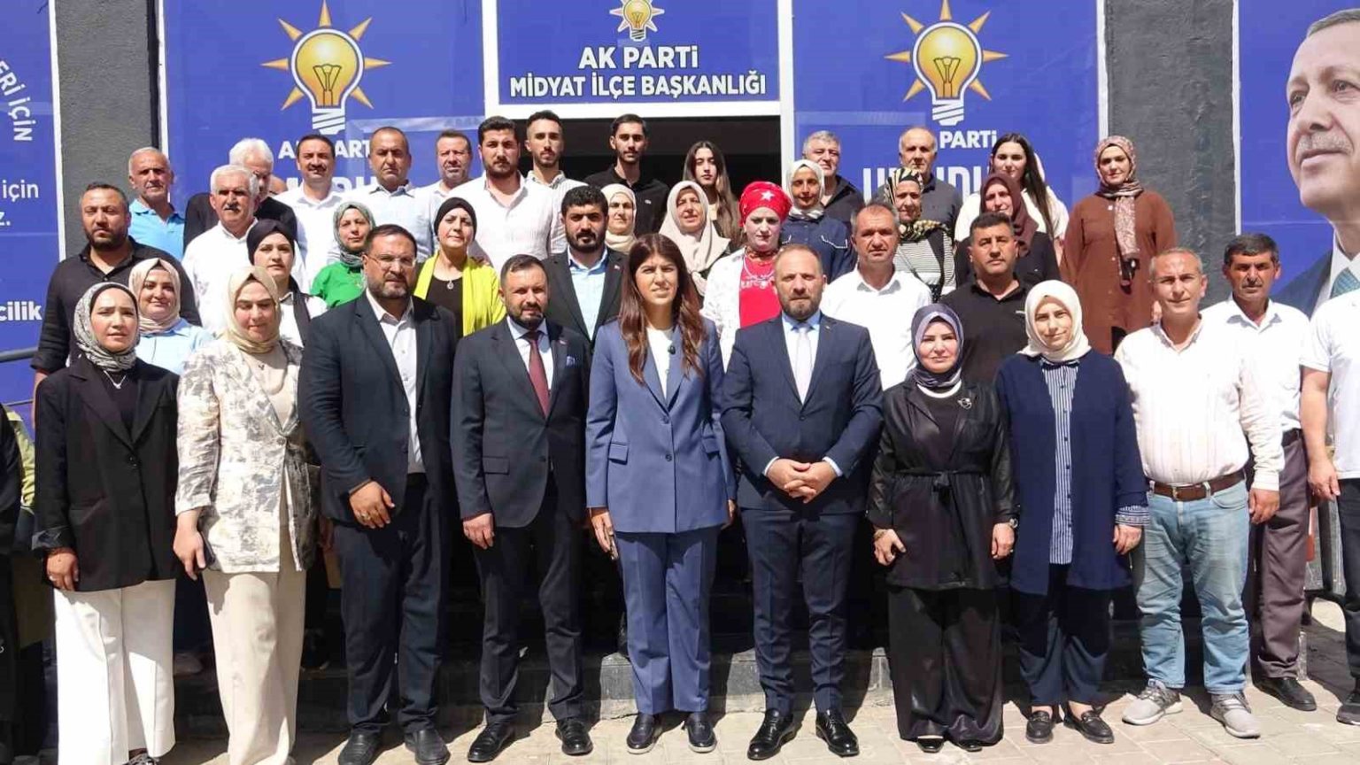 ak-parti-istanbul-milletvekili-ayaydin-midyatta-temaslarda-bulundu