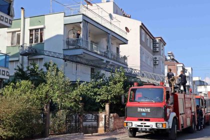 antalyada-daire-yangini-yasli-kadini-endiselendirdi