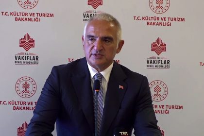 bakan-ersoy-ulke-sinirlarimizda-ve-uluslararasi-alanda-tarihimize-medeniyetimize-ait-tum-eserleri-bulup-yeniden-ayaga-kaldirmanin-gayretindeyiz
