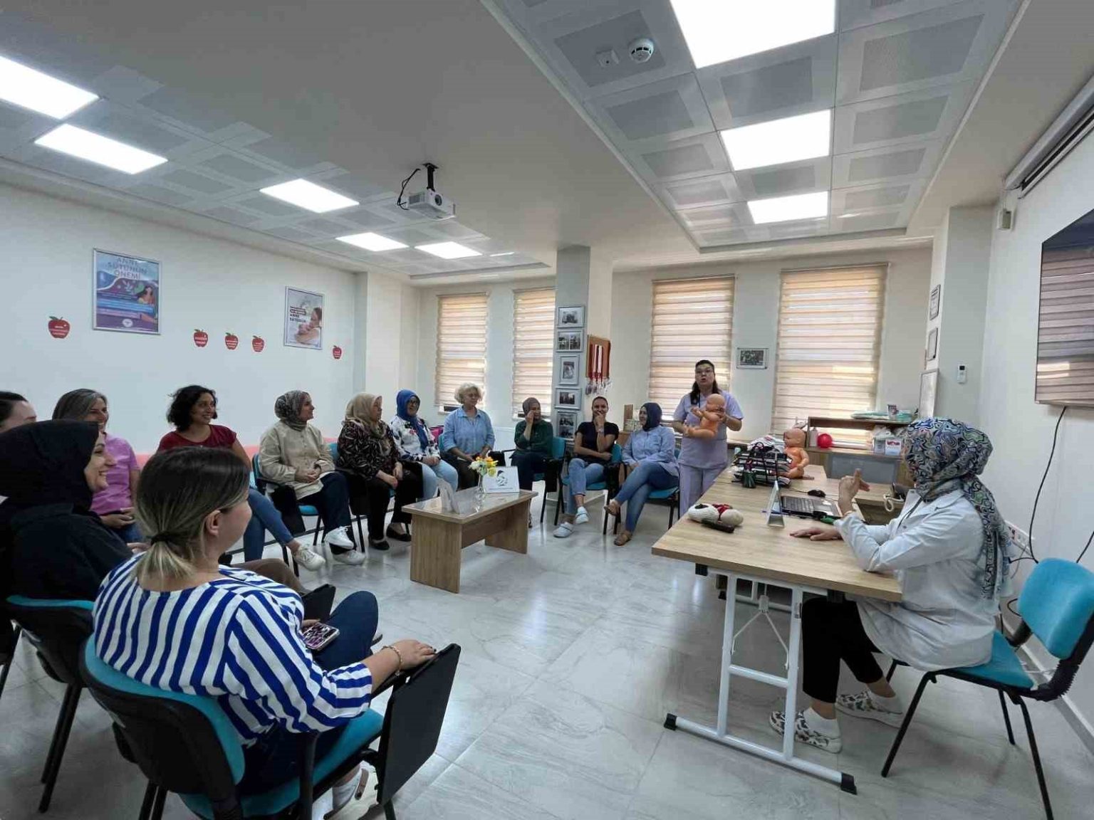 bilecikte-bebek-akademisi-ilk-dersine-basladi