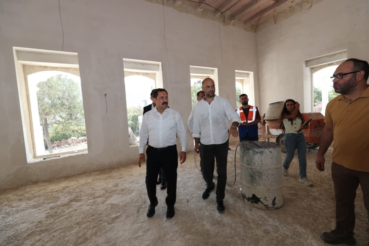 depremde-zarar-goren-tarihi-valilik-konutunda-calismalar-suruyor