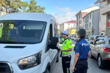 erzincanin-tum-ilcelerinde-okul-servis-araclari-denetlendi