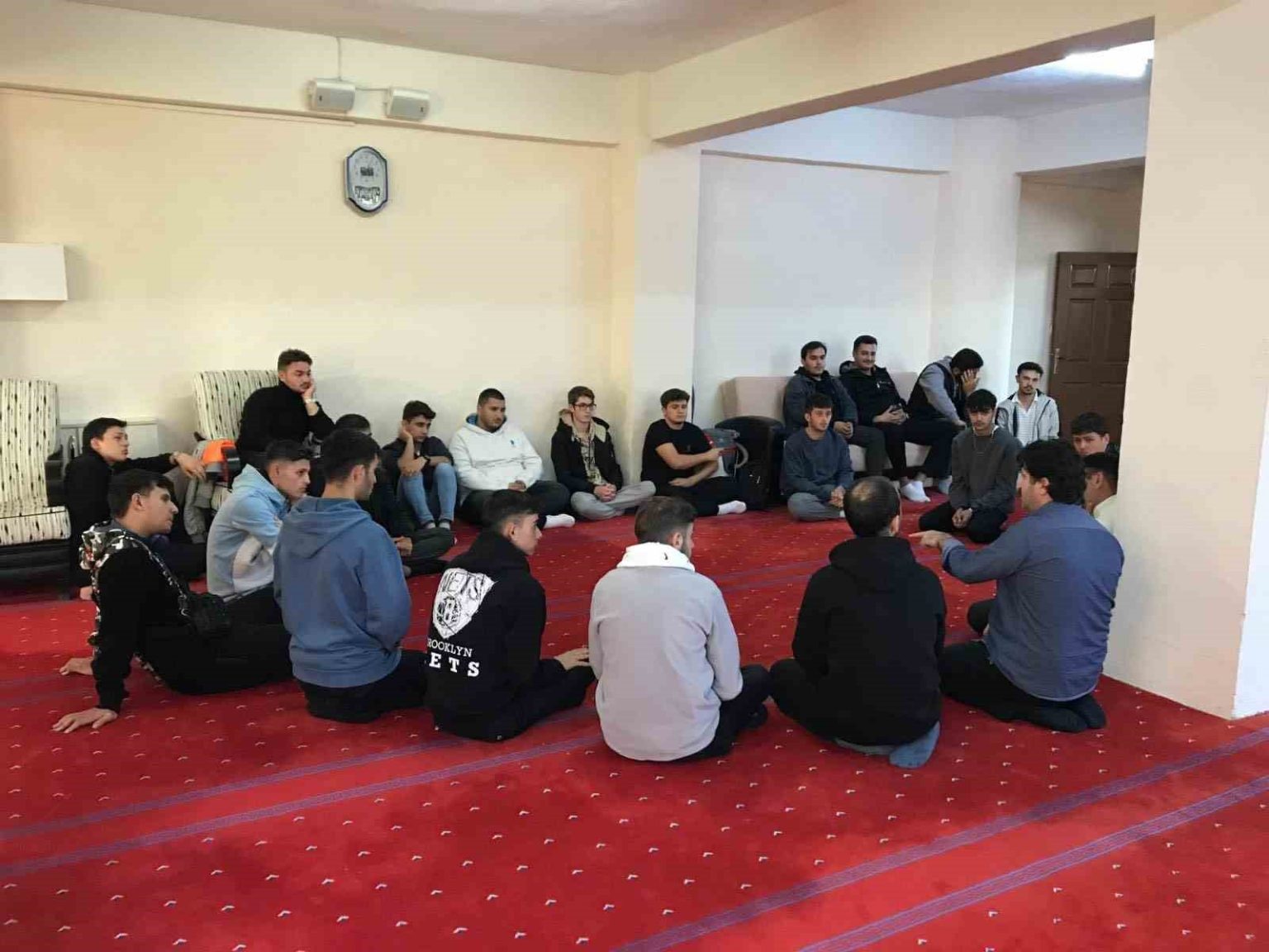 gedizdeki-universite-genclik-merkezinden-sanliurfali-genclere-sicak-karsilama