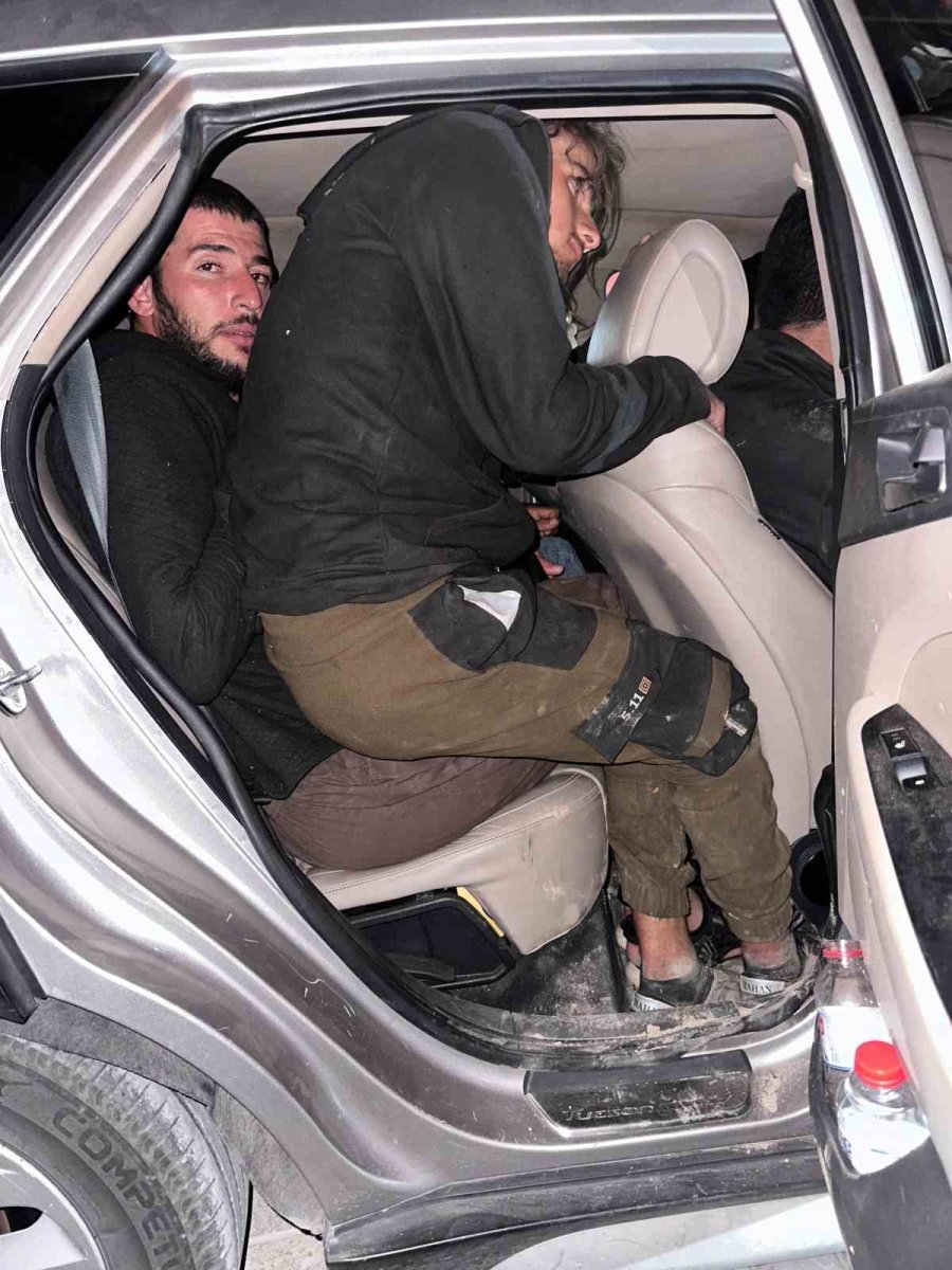 hatayda-26-kacak-gocmen-yakalandi-3-tutuklama