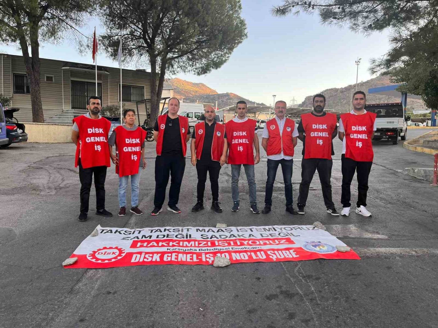 izmirde-belediyelerde-maas-krizi-buyuyor