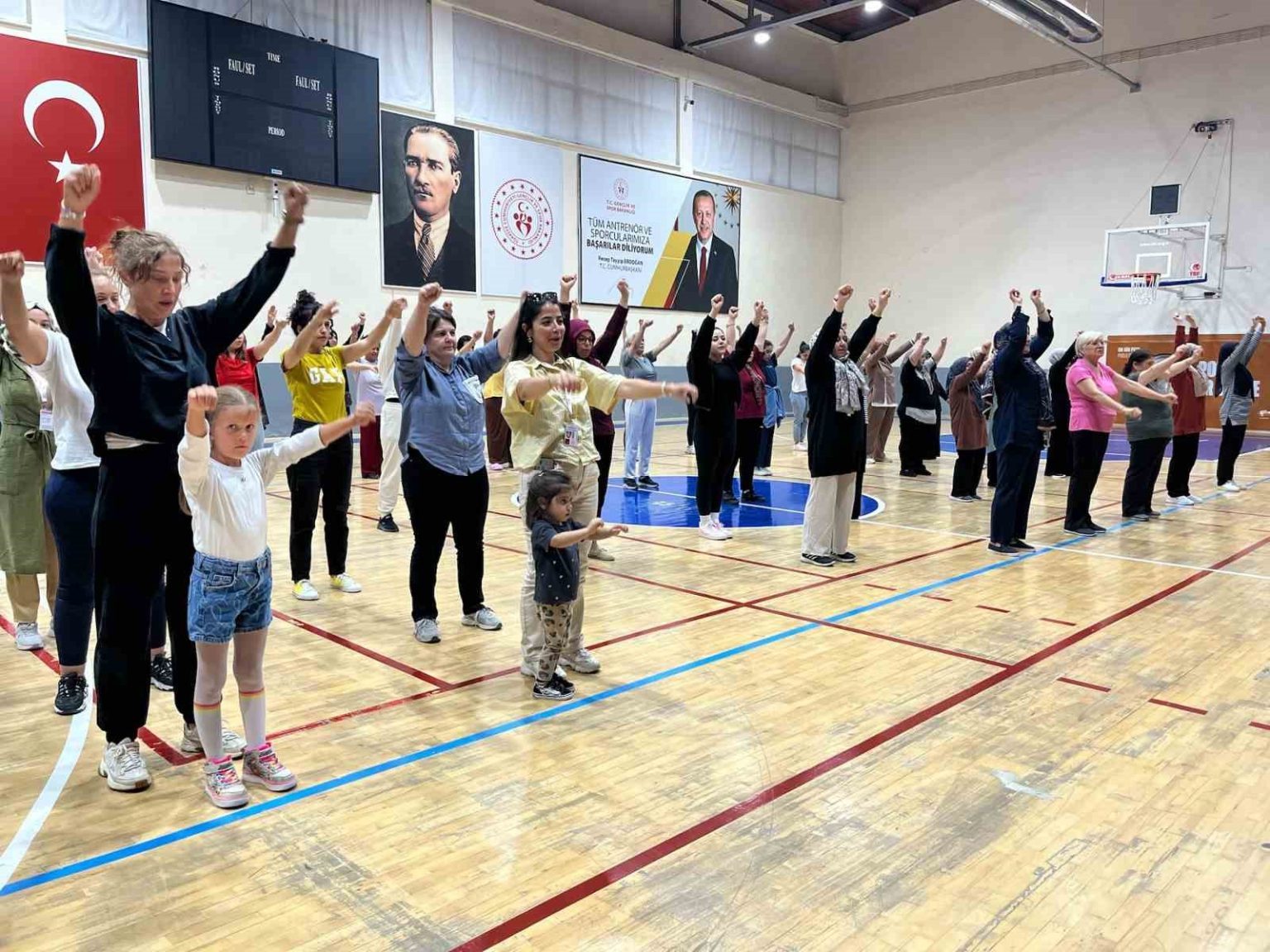 karamanda-halk-sagligi-haftasinda-pilates-etkinligi