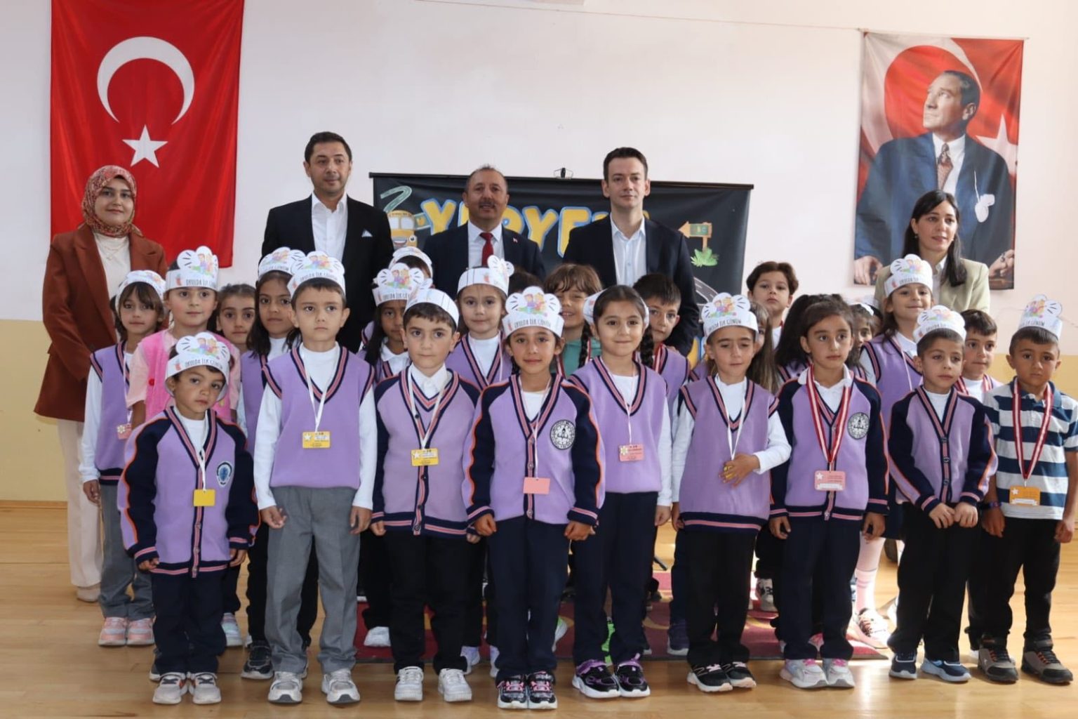 kaymakam-ayturk-ogrencileri-yalniz-birakmadi