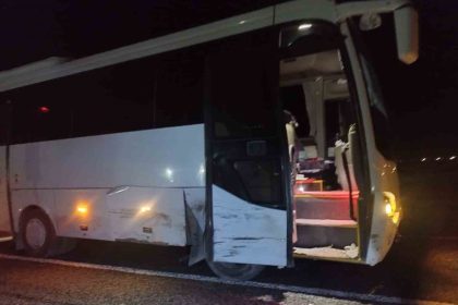 konyada-midibus-ile-otomobil-carpisti-1-yarali
