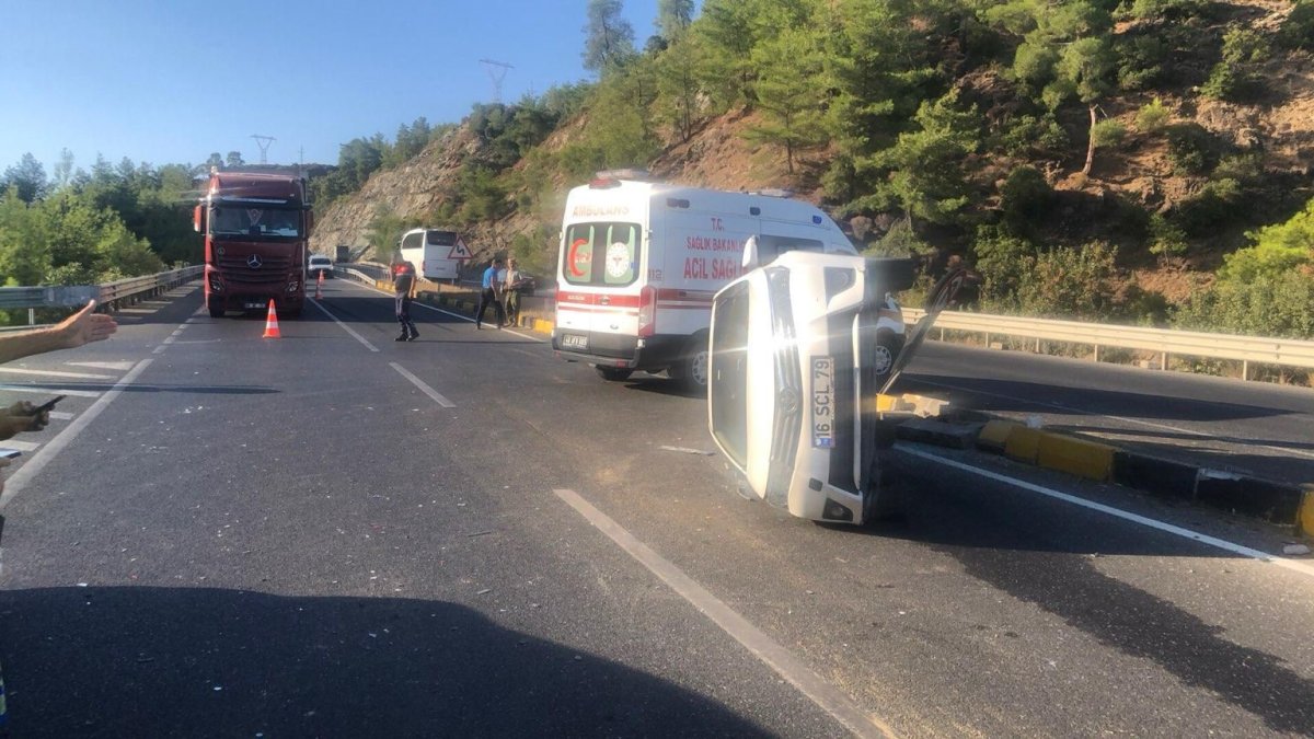 koycegizde-trafik-kazasi-4-yarali