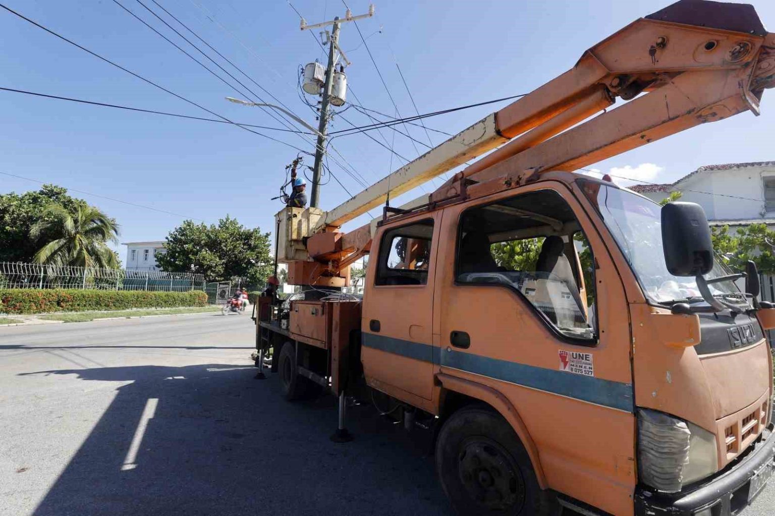 kubada-bir-yil-icinde-4uncu-kez-elektrik-sebekesi-coktu