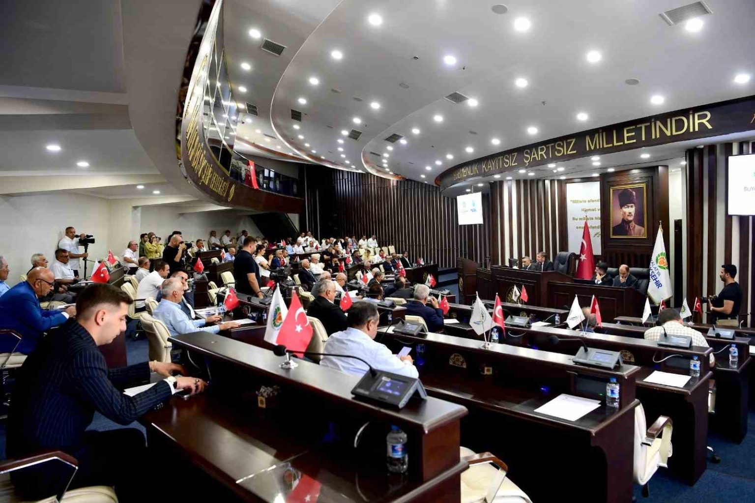 malatya-belediyesinden-ogrencilere-1-aylik-ucretsiz-abonman-ve-destek-cantasi