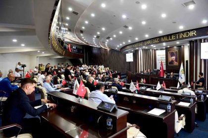 malatya-belediyesinden-ogrencilere-1-aylik-ucretsiz-abonman-ve-destek-cantasi
