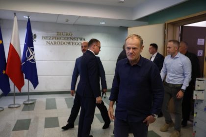 polonya-basbakani-tusk-nato-ulkesi-topraklarinda-ilk-kez-rusyaya-ait-ihalar-dusuruldu