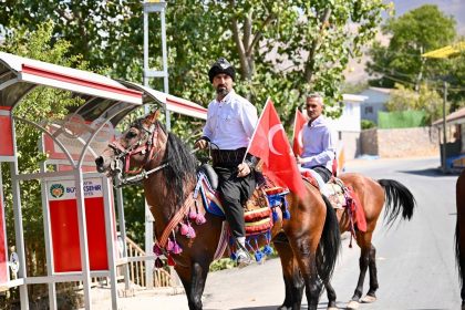 rahvan-at-yarisinda-birincilik-malatyanin-oldu