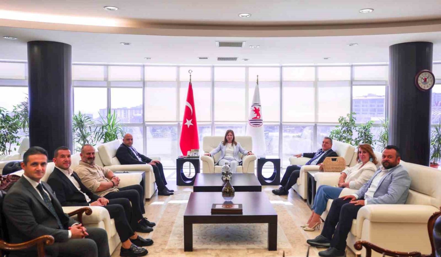 rektor-aydin-samsunspor-formasini-cekti