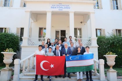rektor-prof-dr-budak-ozbek-ogrencileri-agirladi