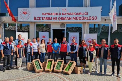 tekirdagda-genc-ciftcilere-fide-dagitimi-yapildi