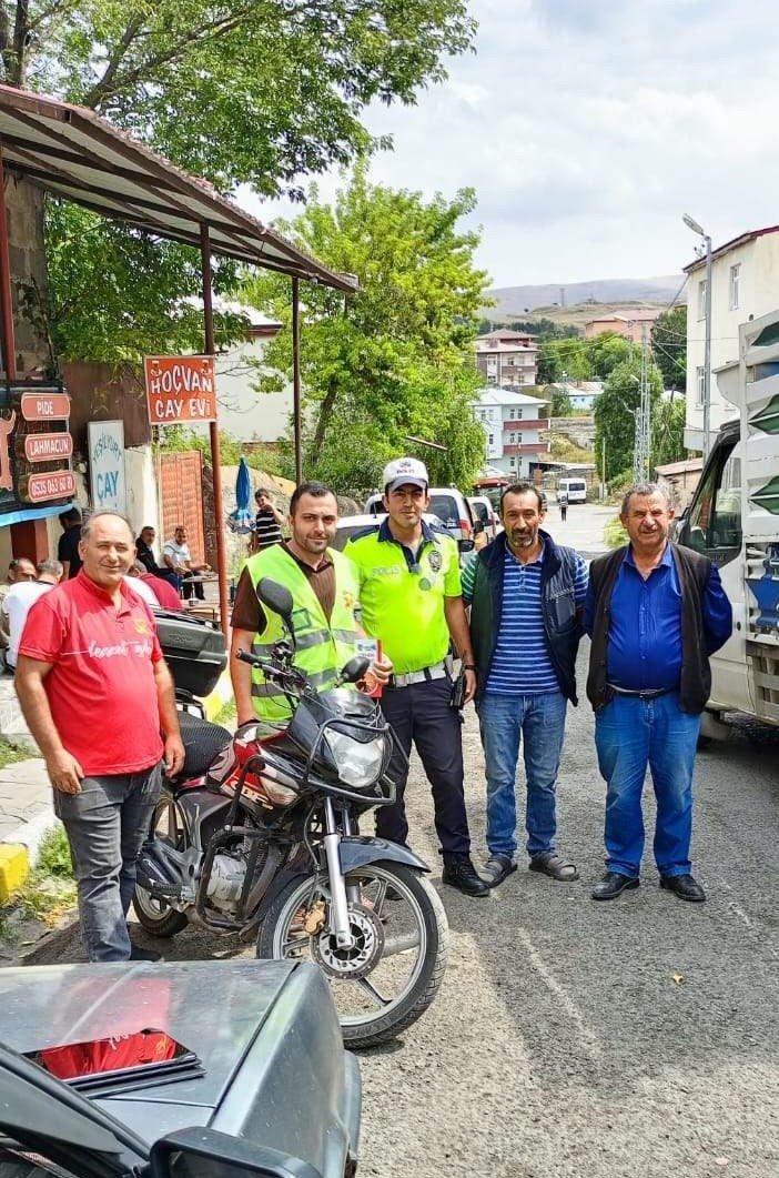 trafik-ekiplerinden-motosiklet-suruculerine-bilgilendirme