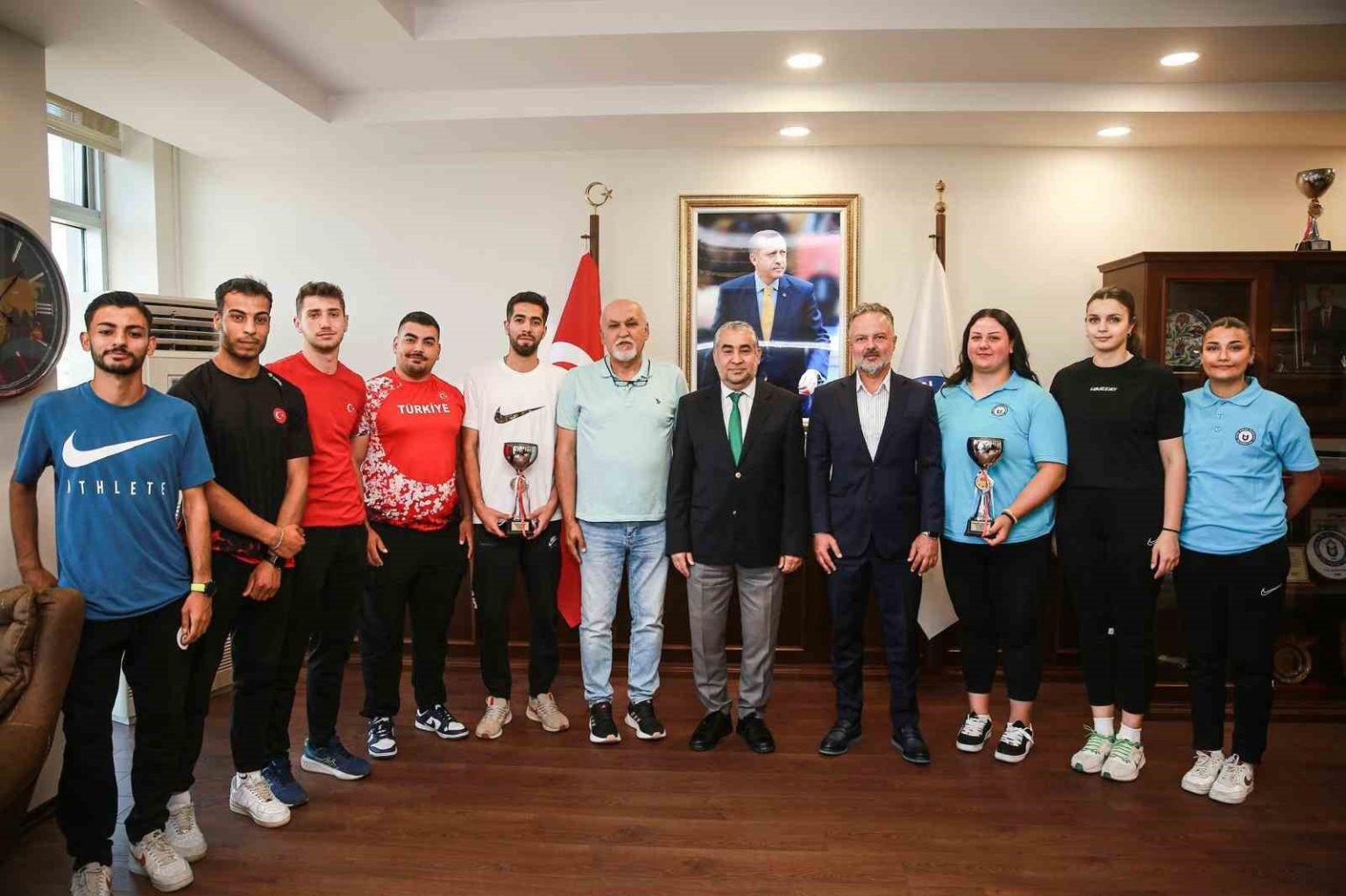 adu-spor-bilimleri-fakultesi-uluslararasi-basarilariyla-parliyor