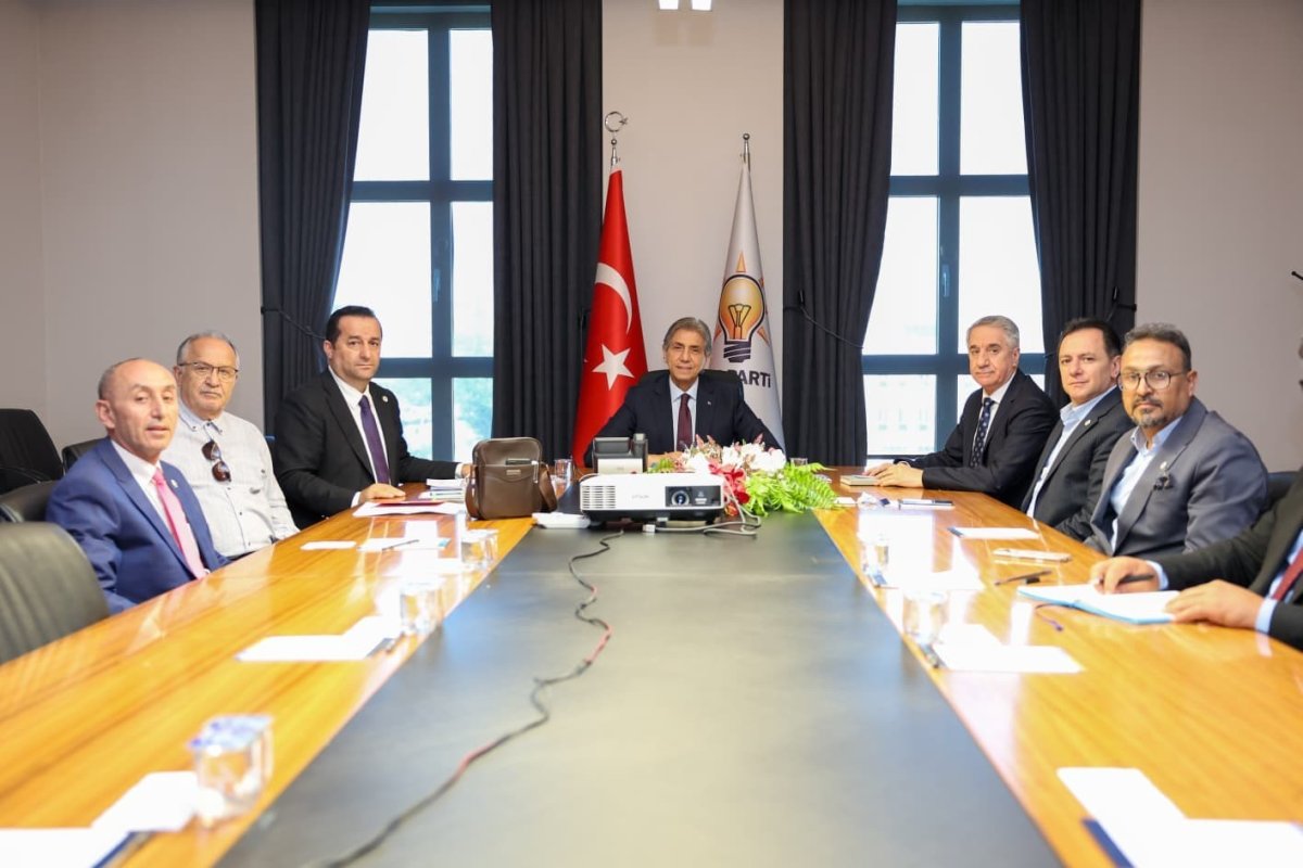 ak-parti-yerel-yonetimler-baskani-demirden-rayic-bedeli-artisi-aciklamasi