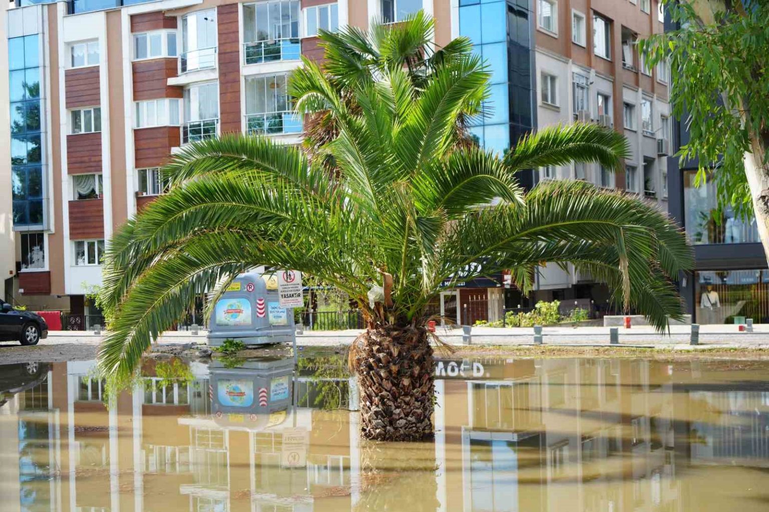 atakumda-metrekareye-125-kilo-yagis-dustu-felaketin-esiginden-donuldu