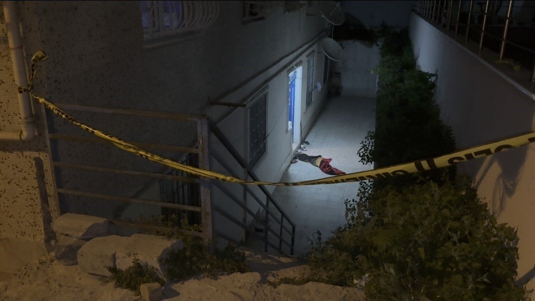 avcilarda-madde-etkisinde-polise-saldiran-kadin-bacagindan-vuruldu