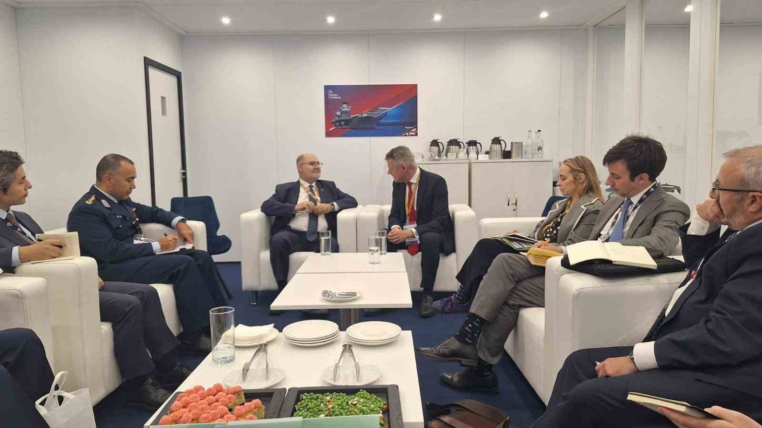 bakan-yardimcisi-kavaklioglu-birlesik-krallik-savunma-tedarikinden-sorumlu-bakani-pollard-ile-bir-araya-geldi