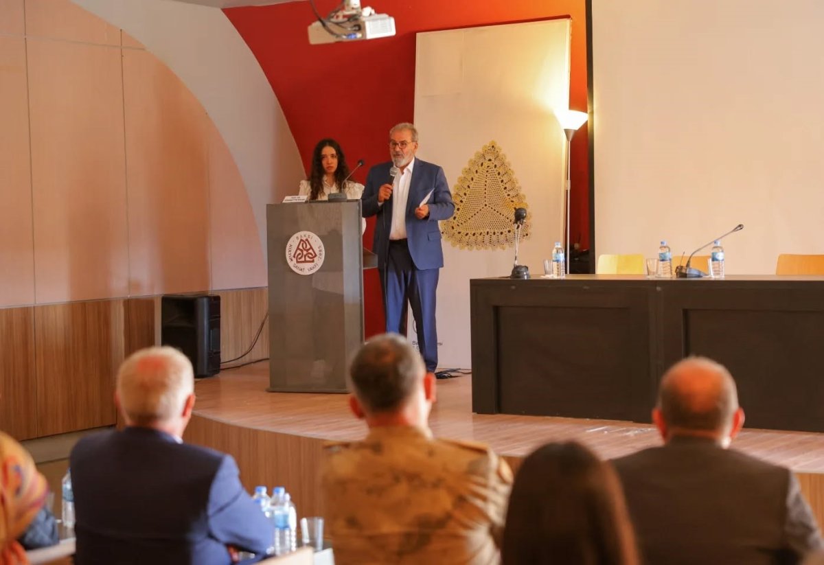 baksi-muzesinde-iki-gun-surecek-olan-sempozyumunun-ilki-tamamlandi