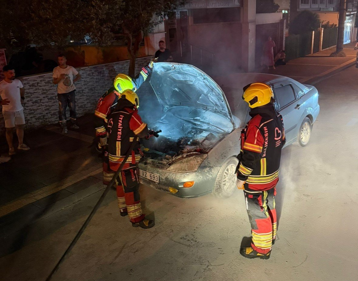 bandirmada-arac-yangini-sonduruldu