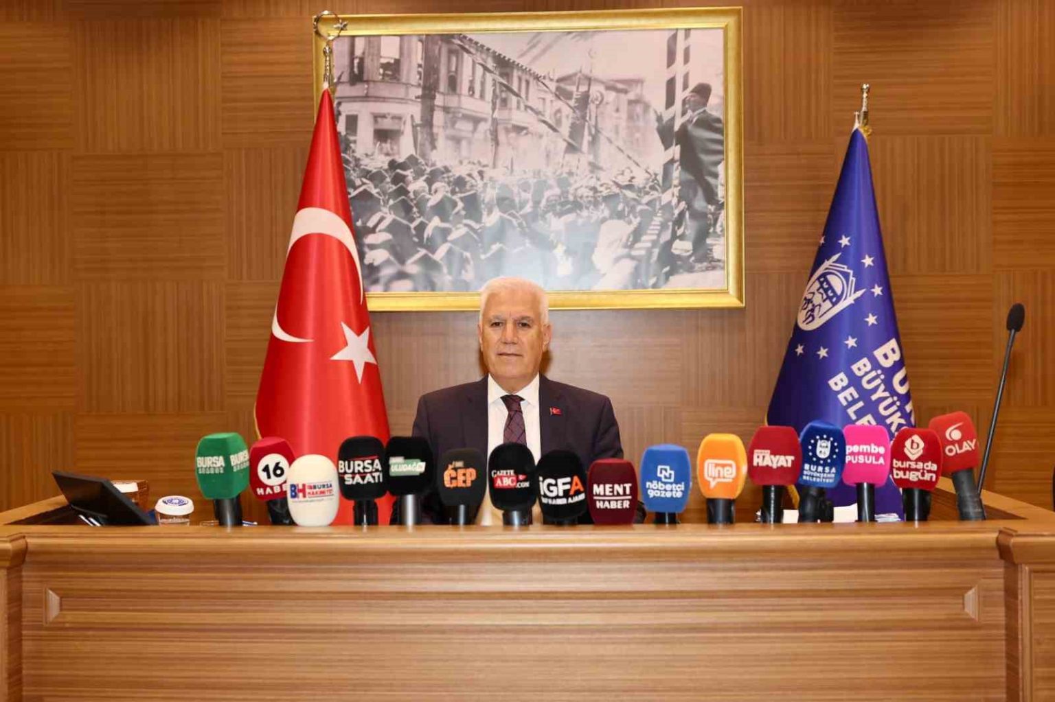 baskan-bozbey-bursanin-kurtulusu-kutlu-olsun